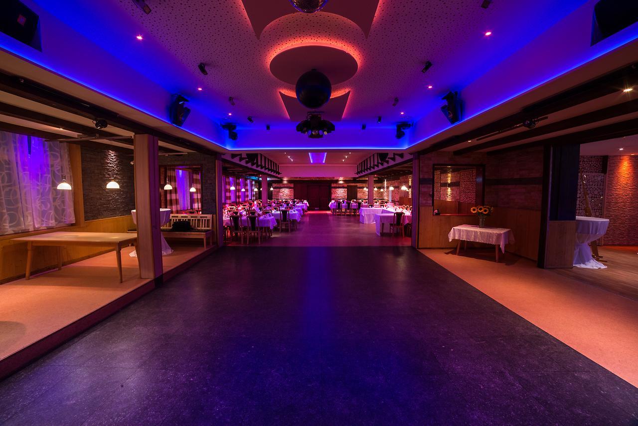 沙恩费修沃德酒店 Baindlkirch 外观 照片